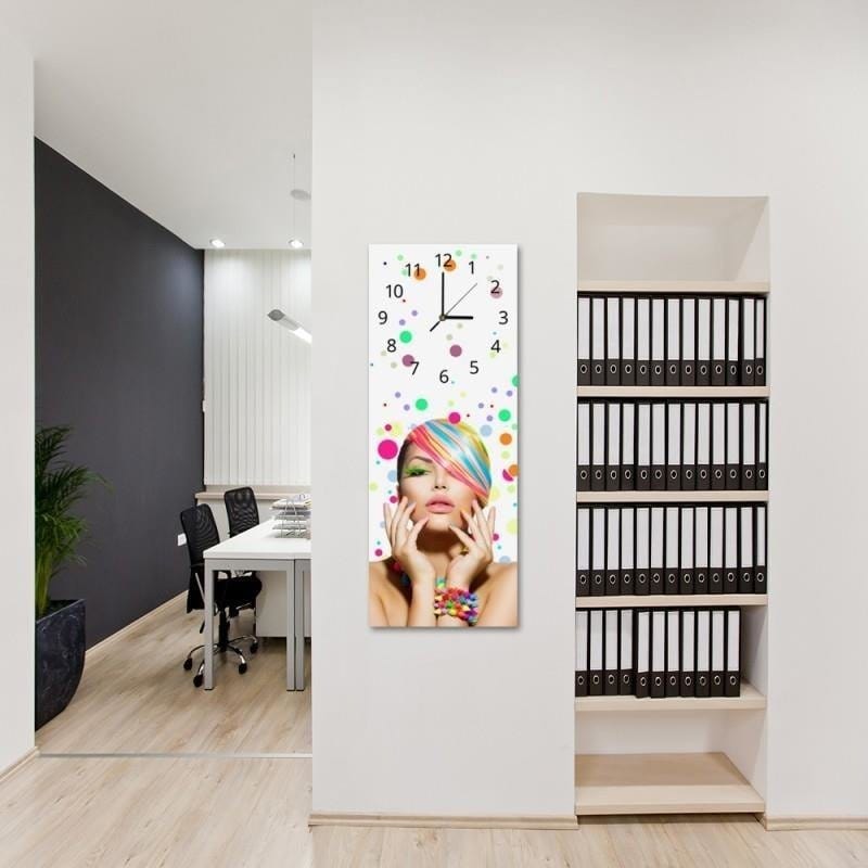 Dekoratīvais sienas pulkstenis The woman in the colours E-interjers.lv