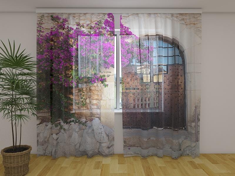 Dienas un nakts aizkari - Violets krūms un vecās durvis 180 x 140 cm (2X 90x140 cm) / Сaurspīdīgs šifons E-interjers.lv