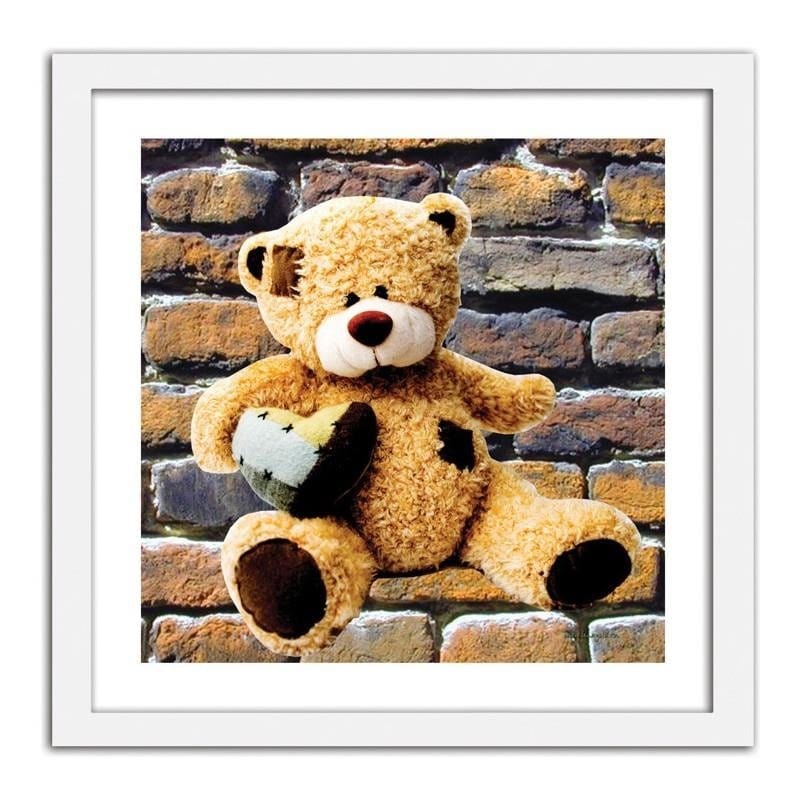 Glezna baltā rāmī - A teddy bear with a heart. Home Trends DECO