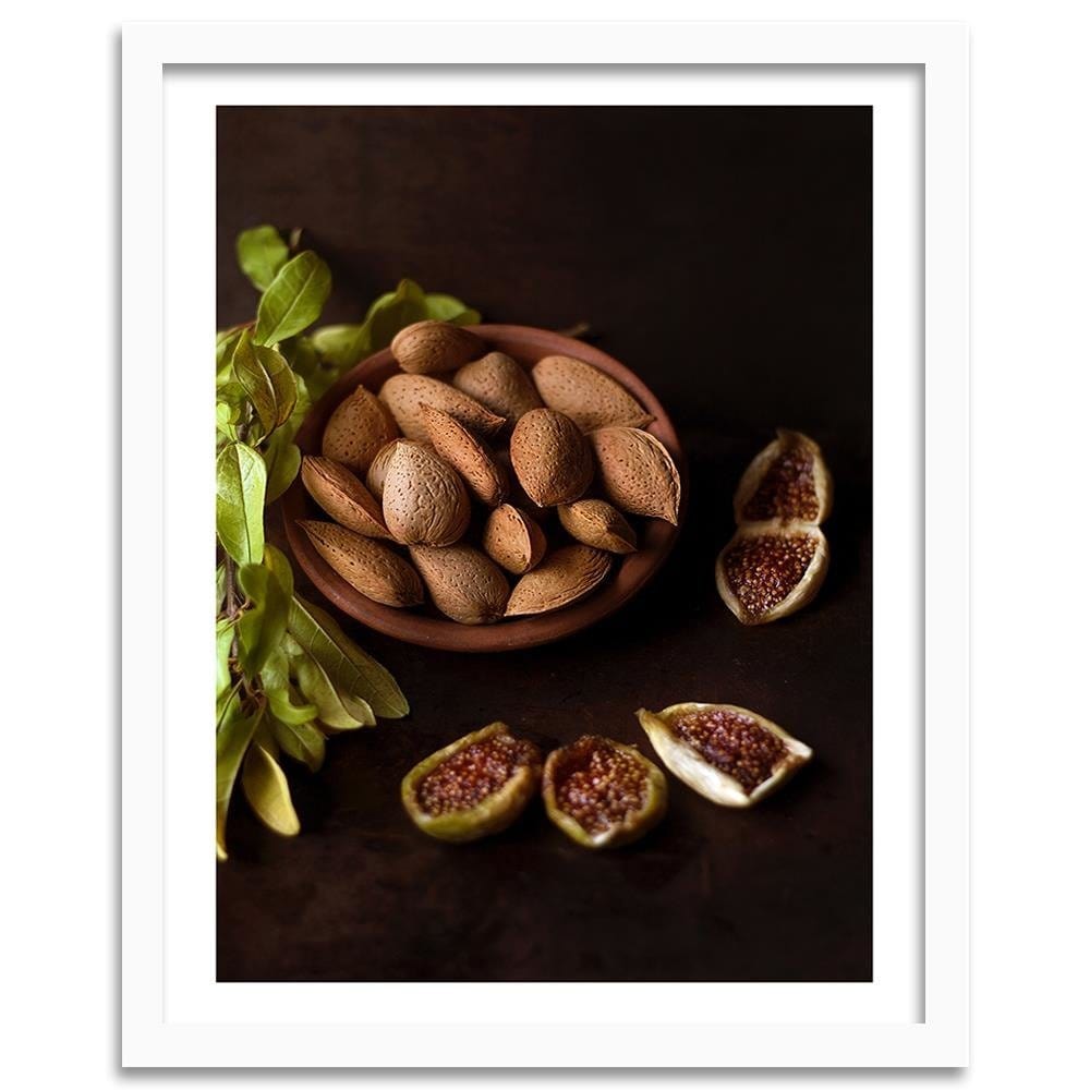 Glezna baltā rāmī - Almonds In The Shell Home Trends DECO