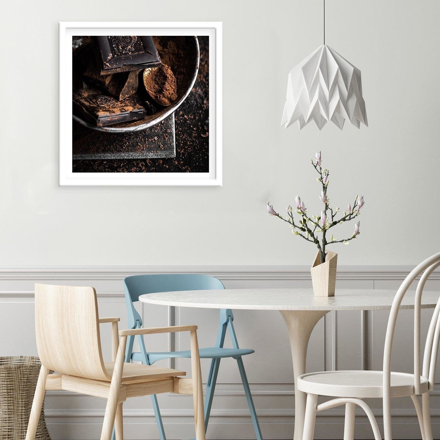 Glezna baltā rāmī - Bitter Chocolate And Cocoa Home Trends DECO
