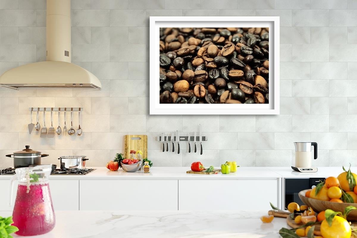 Glezna baltā rāmī - Black And Brown Coffee Beans Home Trends DECO