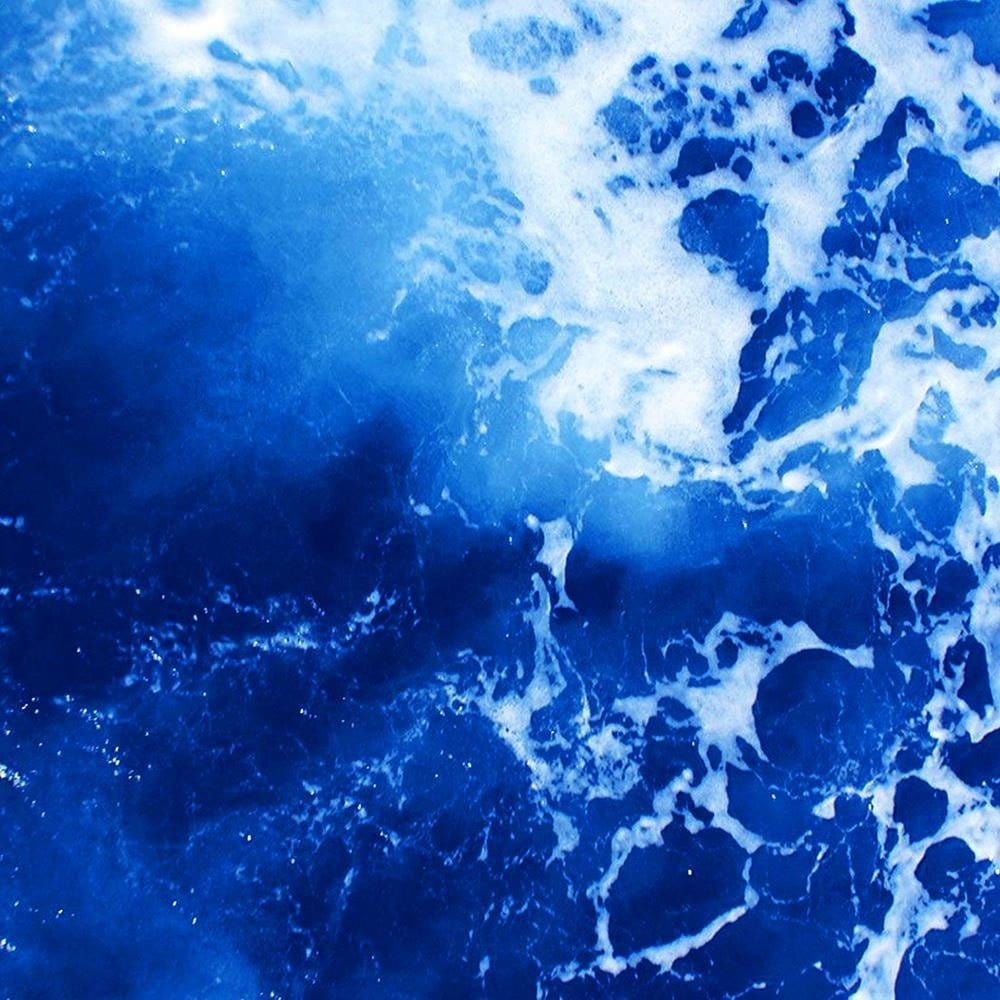 Glezna baltā rāmī - Blue Waves Home Trends DECO