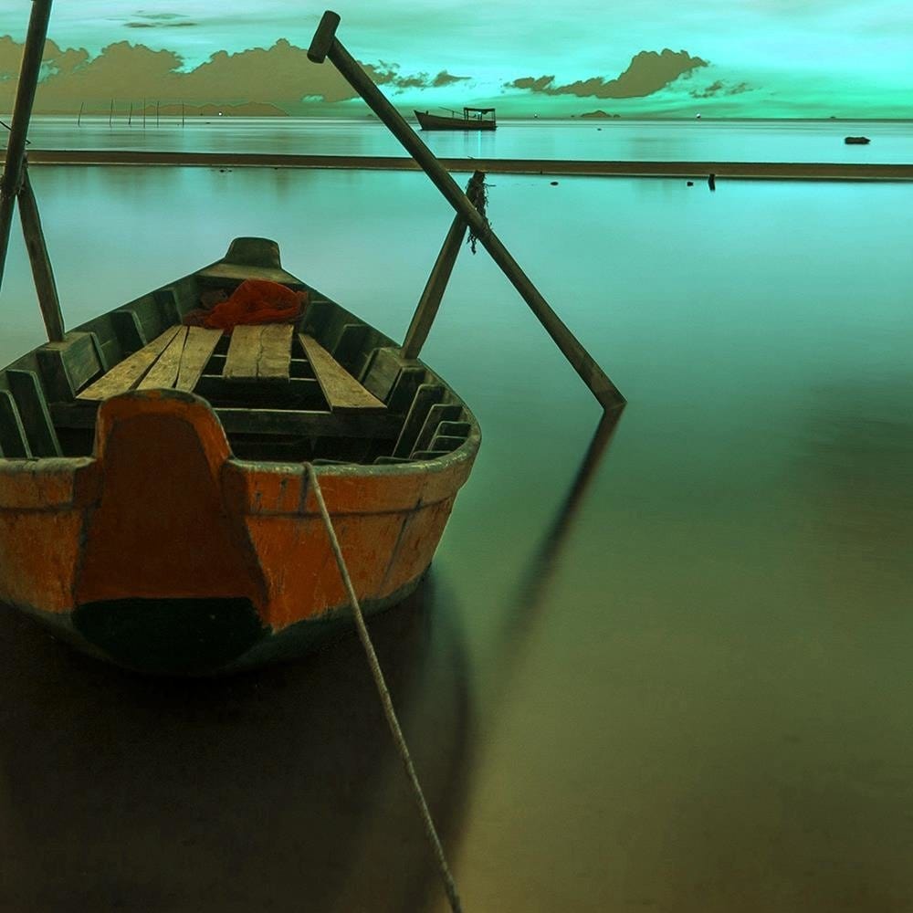Glezna baltā rāmī - Boat On Calm Lake Home Trends DECO
