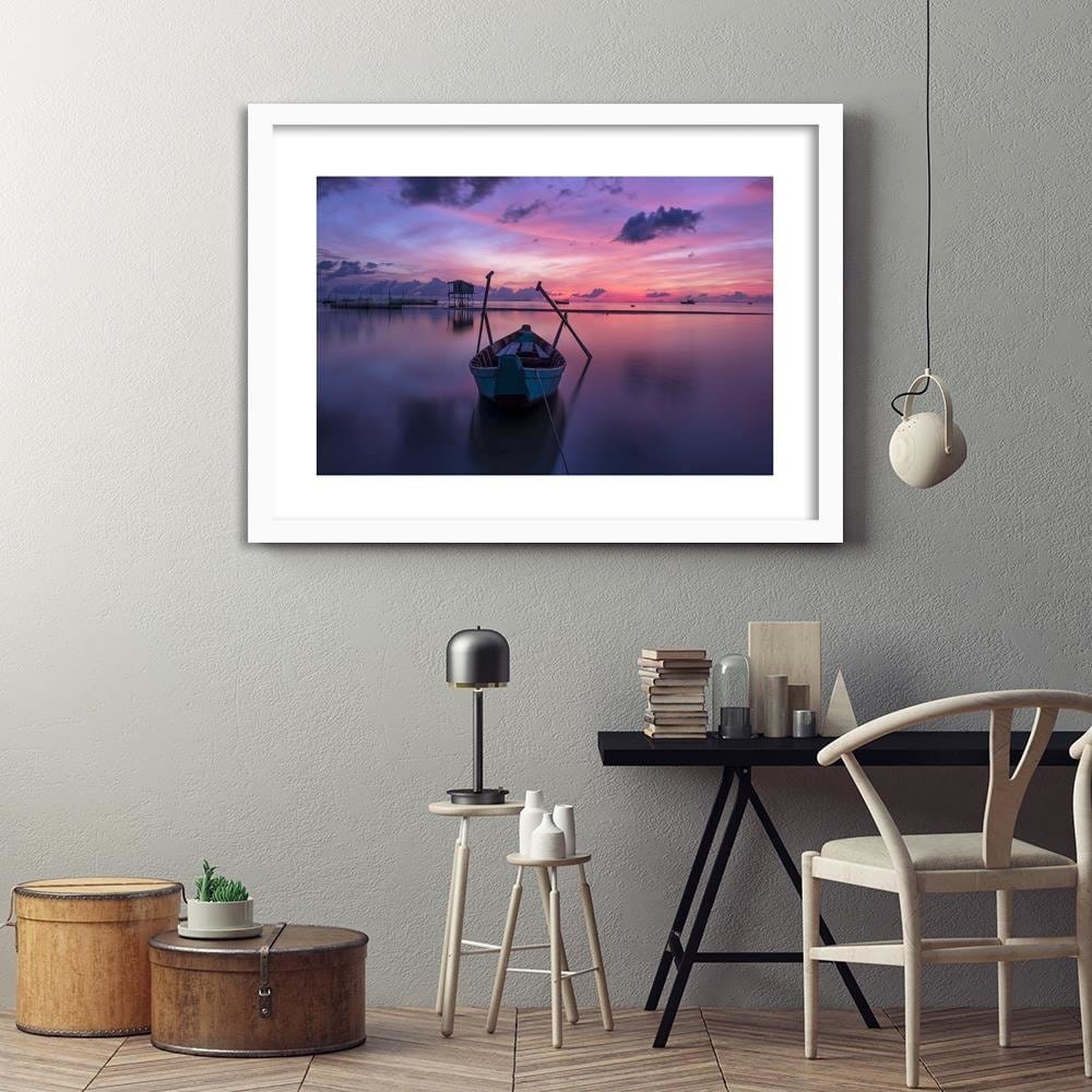 Glezna baltā rāmī - Boat On The Lake Home Trends DECO