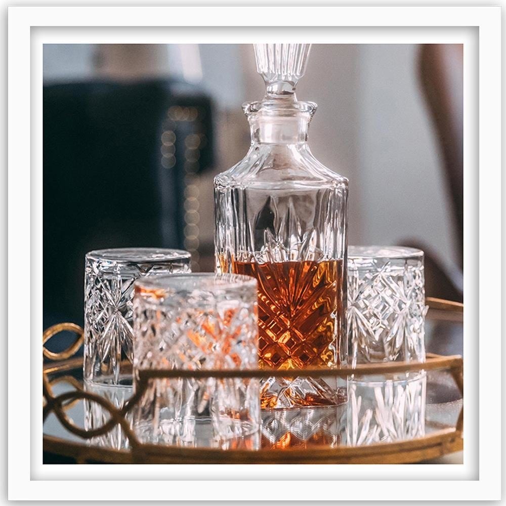 Glezna baltā rāmī - Bottle And Glasses Home Trends DECO