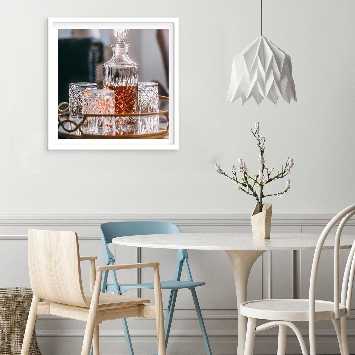 Glezna baltā rāmī - Bottle And Glasses Home Trends DECO