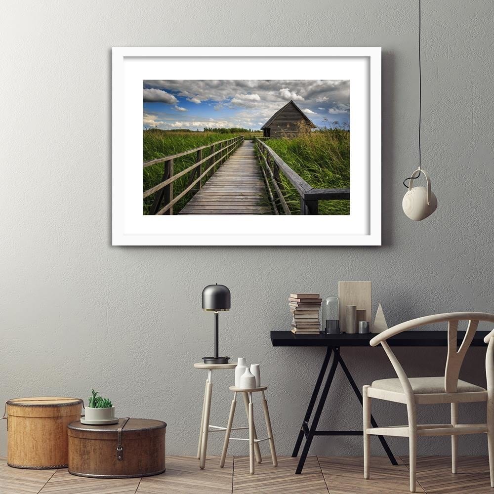 Glezna baltā rāmī - Bridge And Old Hut Home Trends DECO