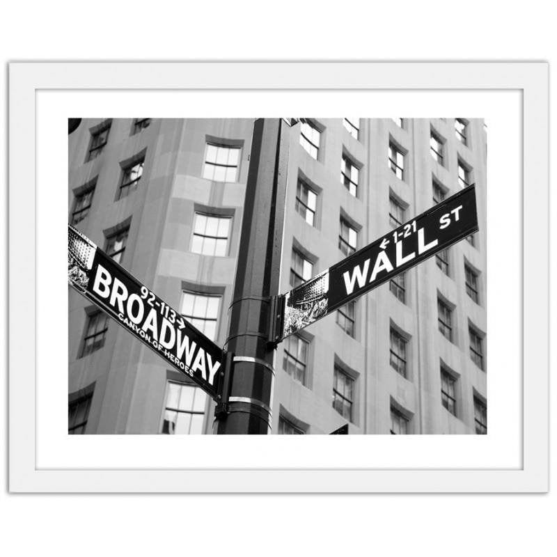 Glezna baltā rāmī - Broadway & Wall Street Home Trends DECO