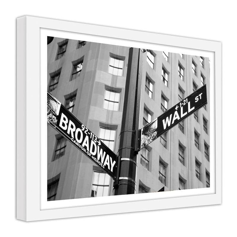 Glezna baltā rāmī - Broadway & Wall Street Home Trends DECO