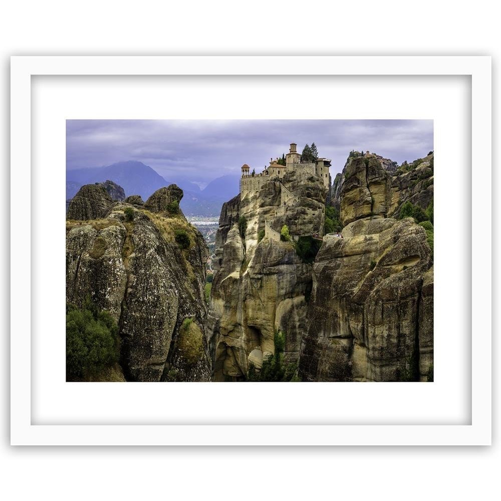 Glezna baltā rāmī - Castle On The Rocks Home Trends DECO