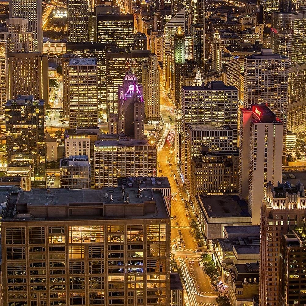 Glezna baltā rāmī - Chicago At Night Home Trends DECO