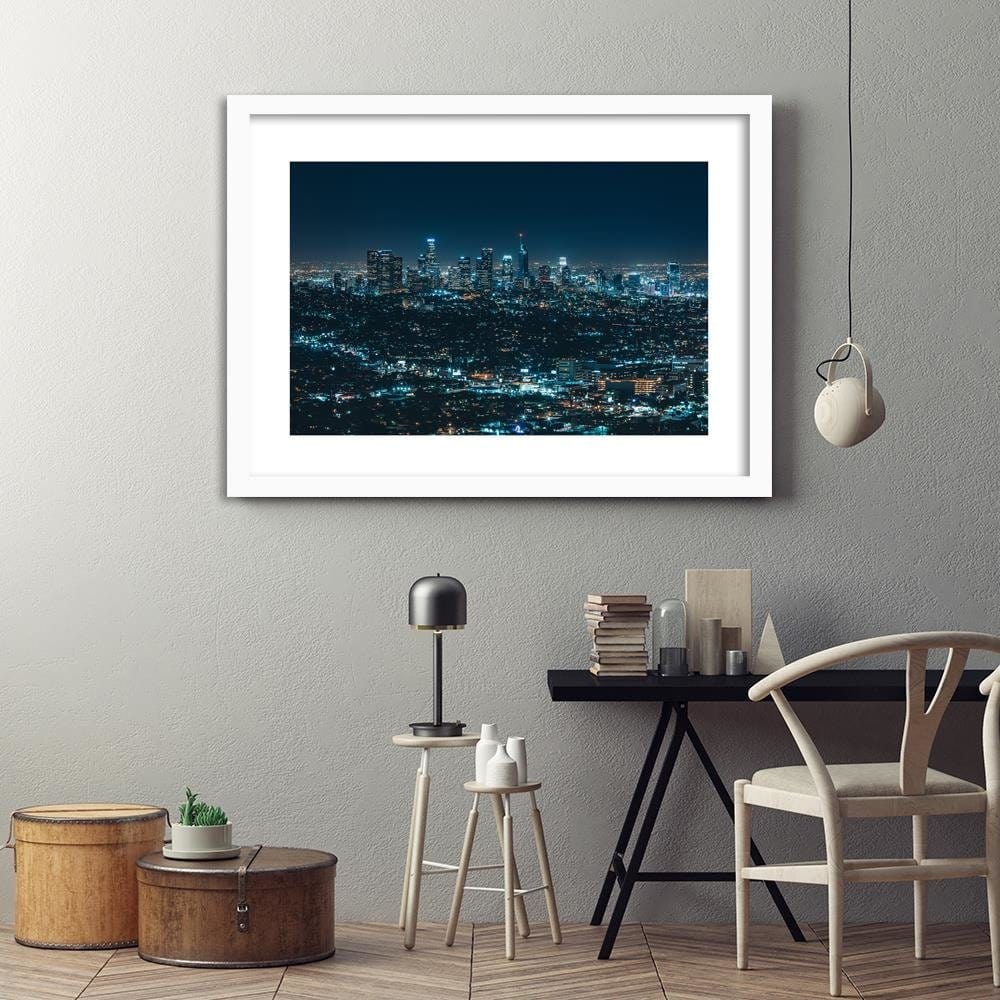 Glezna baltā rāmī - City At Night Home Trends DECO