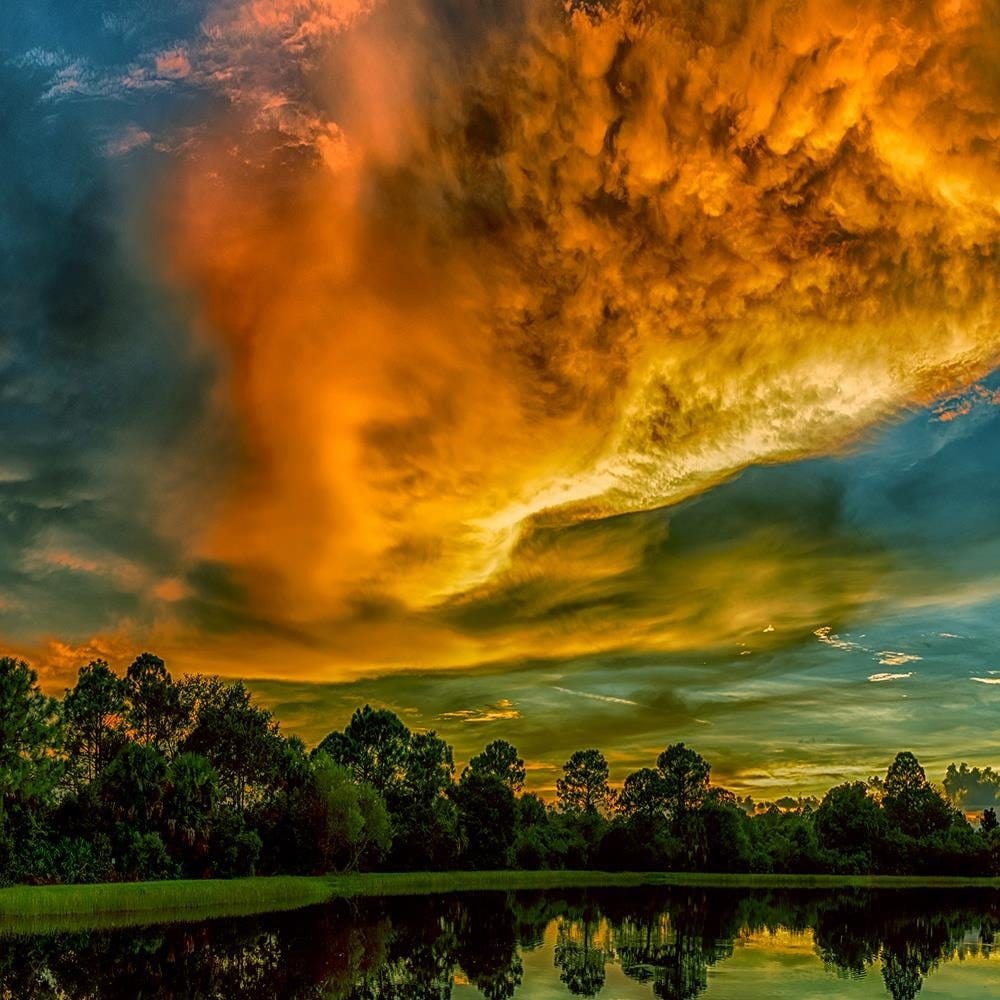 Glezna baltā rāmī - Clouds In The Sky Home Trends DECO