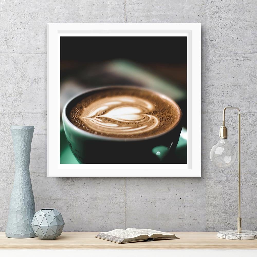 Glezna baltā rāmī - Coffee With Heart Home Trends DECO