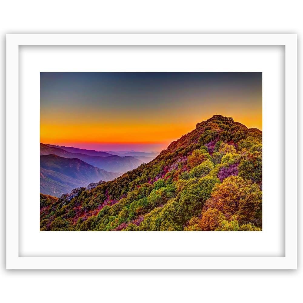 Glezna baltā rāmī - Colored Hills Home Trends DECO