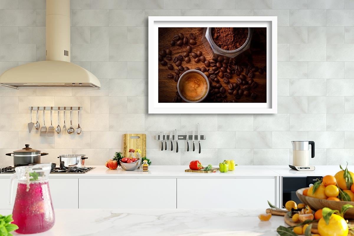 Glezna baltā rāmī - Cup Of Coffee And Beans Home Trends DECO
