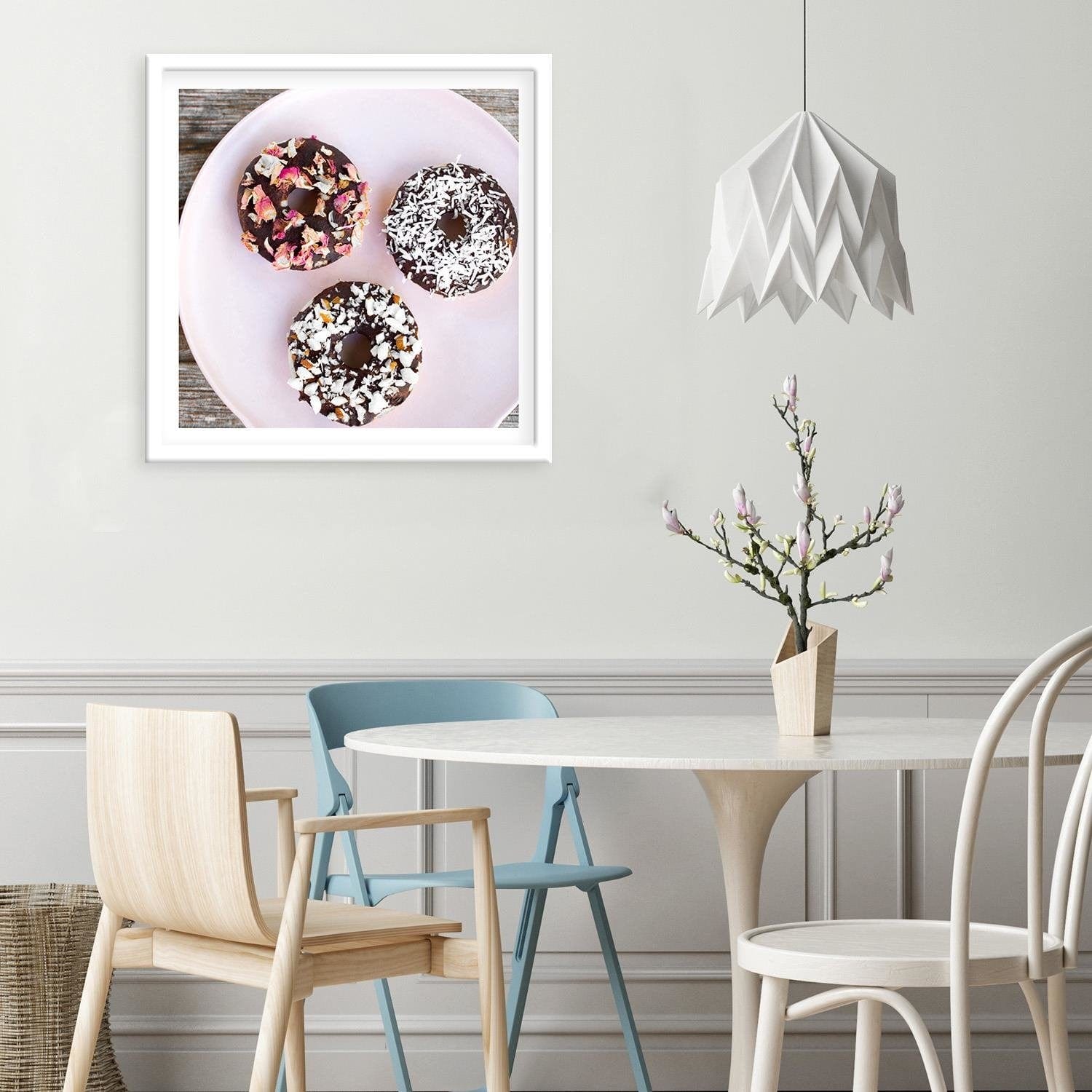 Glezna baltā rāmī - Donuts On A Plate 2 Home Trends DECO