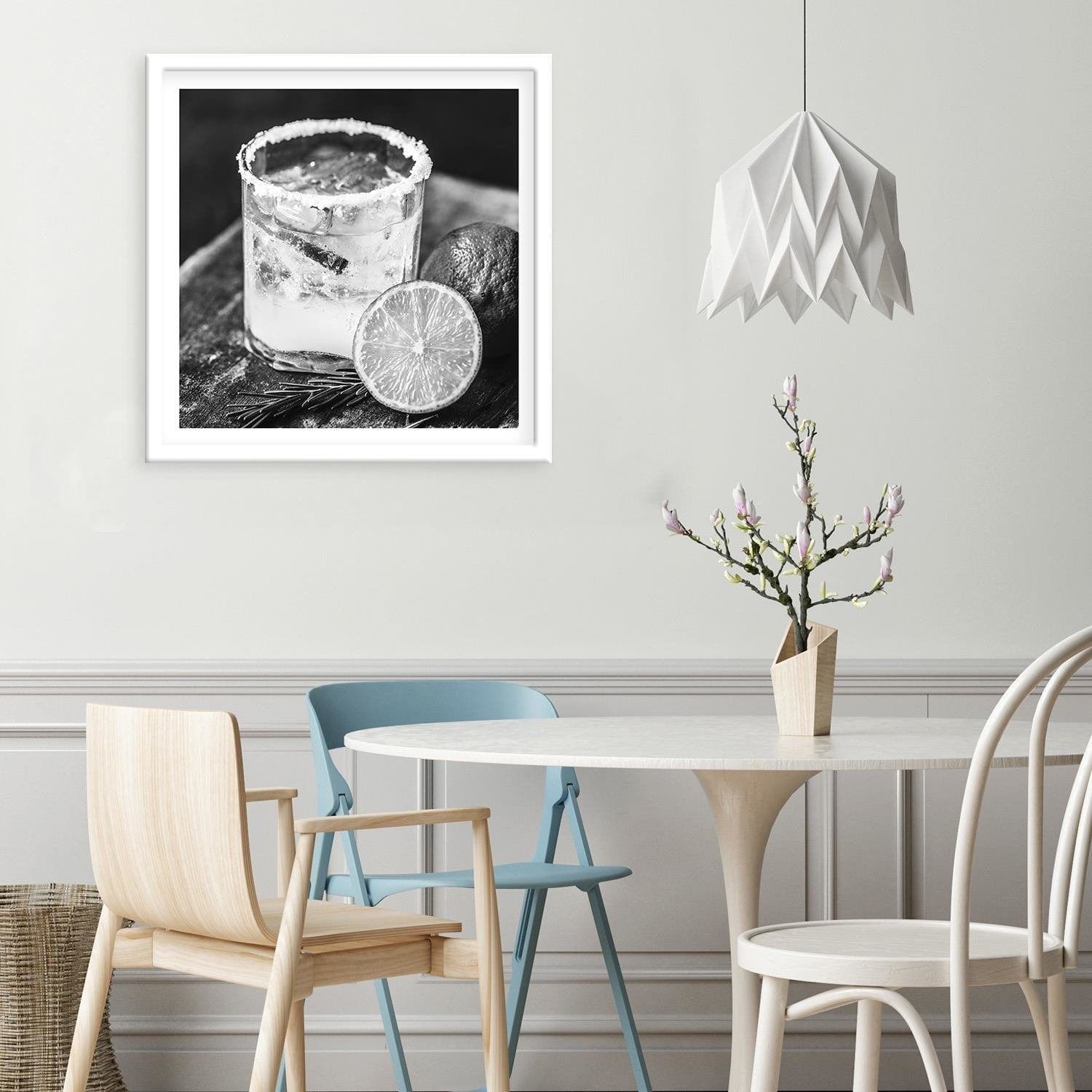 Glezna baltā rāmī - Drink With Lemon Home Trends DECO