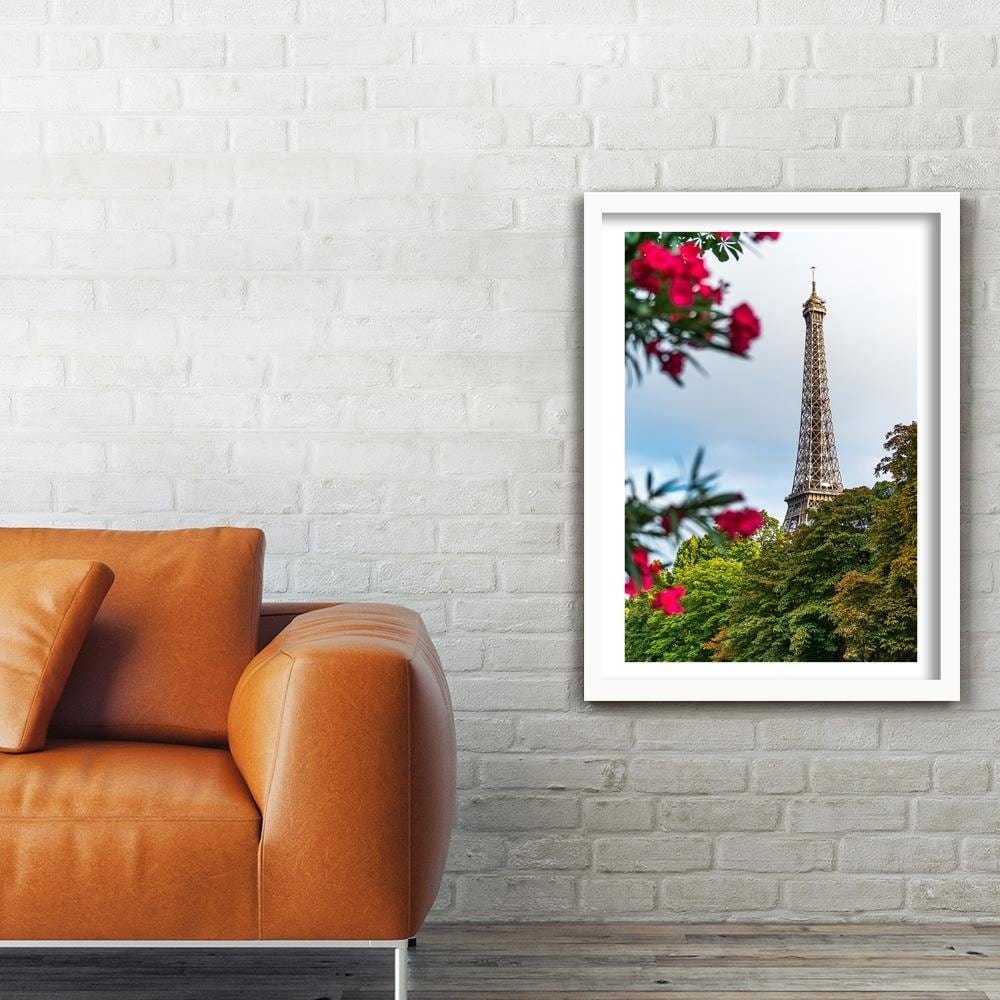 Glezna baltā rāmī - Eiffel Tower And Flower Home Trends DECO