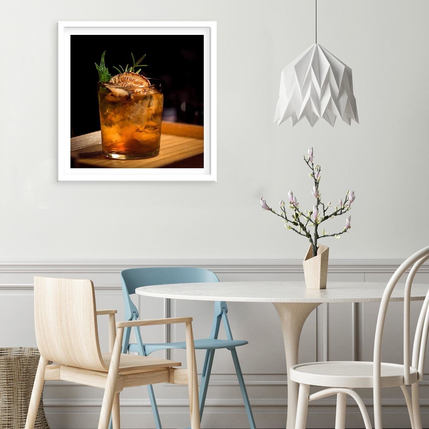 Glezna baltā rāmī - Glass Of Drink Home Trends DECO