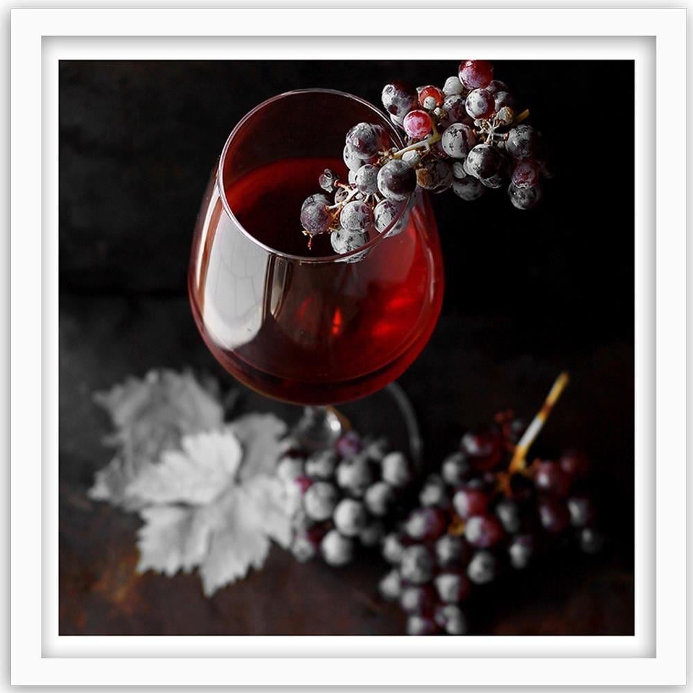 Glezna baltā rāmī - Glass Of Wine And Grapes 2 Home Trends DECO