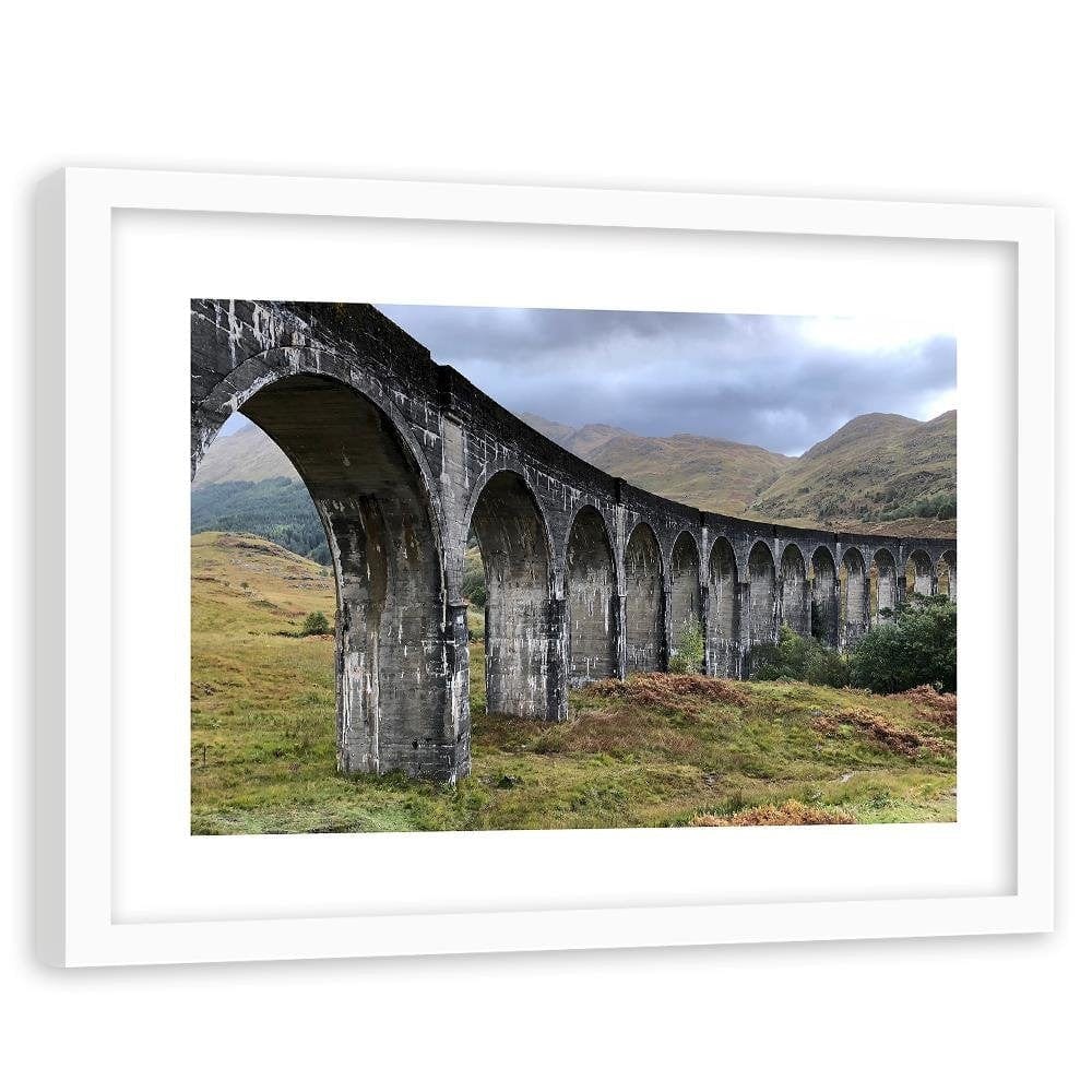 Glezna baltā rāmī - Glenfinnan Viaduct Home Trends DECO