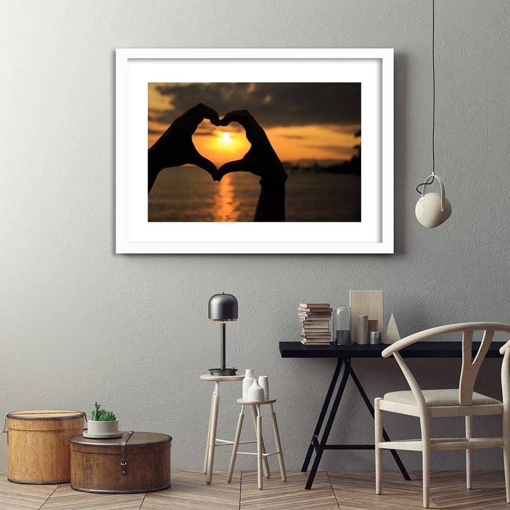 Glezna baltā rāmī - Heart Symbol With Her Hand Home Trends DECO