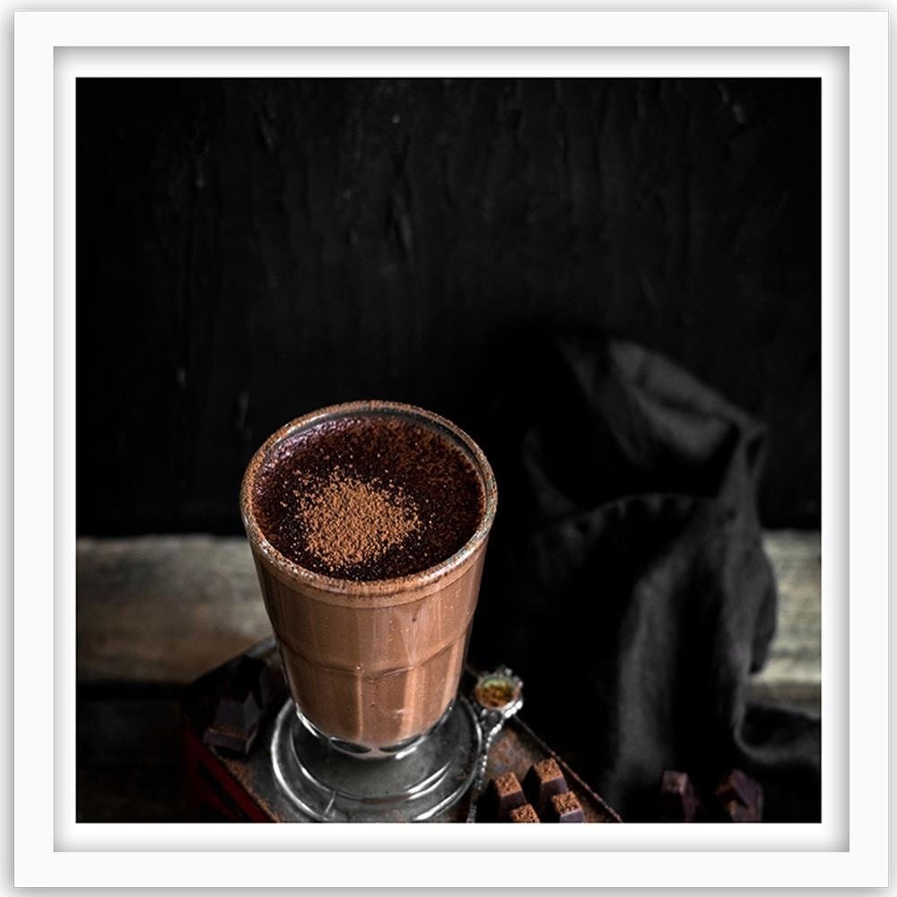 Glezna baltā rāmī - Hot Chocolate Home Trends DECO