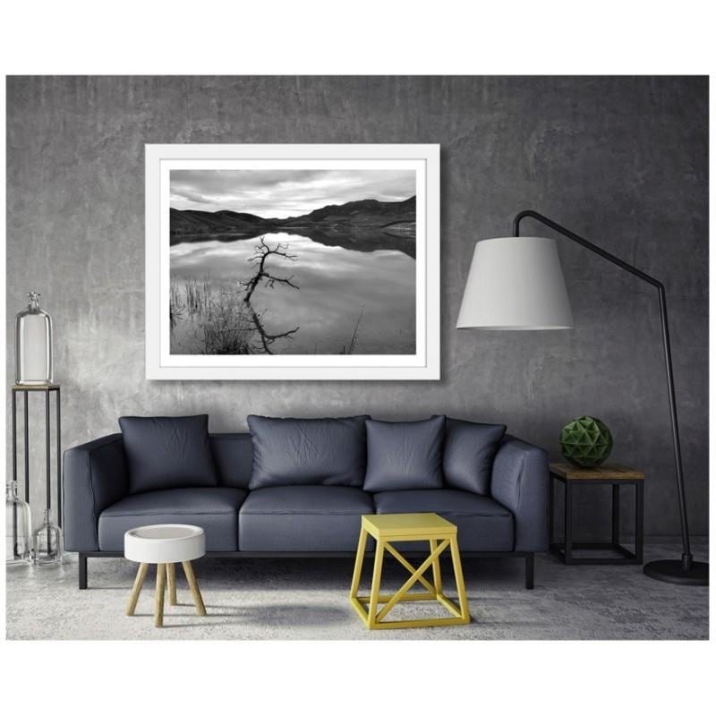 Glezna baltā rāmī - Konar by the lake Home Trends DECO