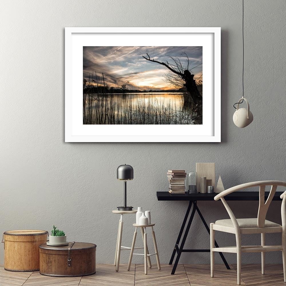Glezna baltā rāmī - Lake At Dusk Home Trends DECO