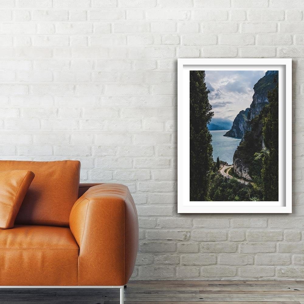 Glezna baltā rāmī - Lake In The Mountains Home Trends DECO