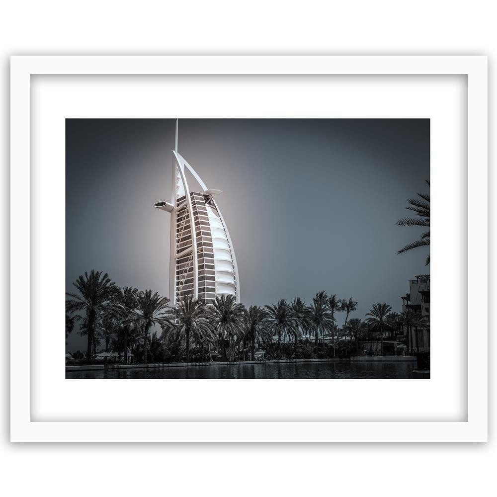 Glezna baltā rāmī - Modern Hotel In Dubai Home Trends DECO