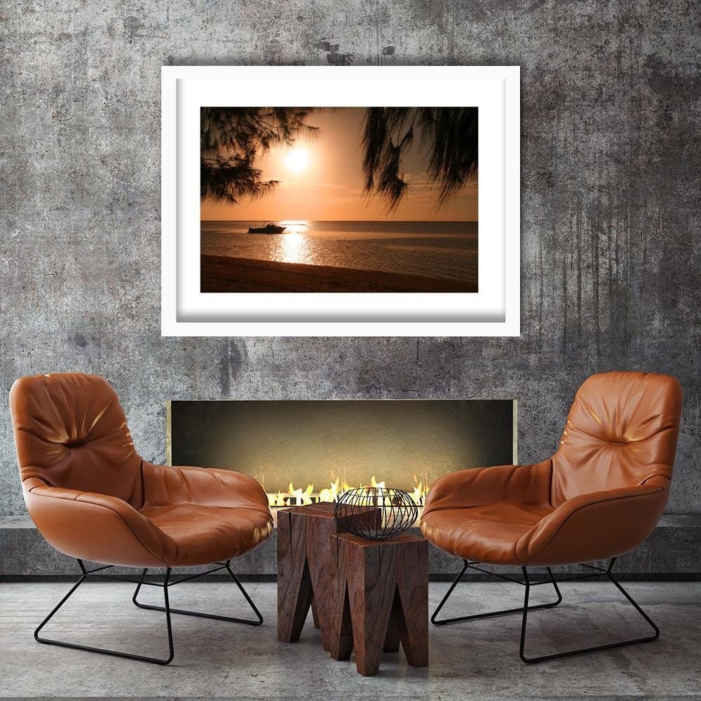 Glezna baltā rāmī - Motor Boat On The Seashore 4 Home Trends DECO