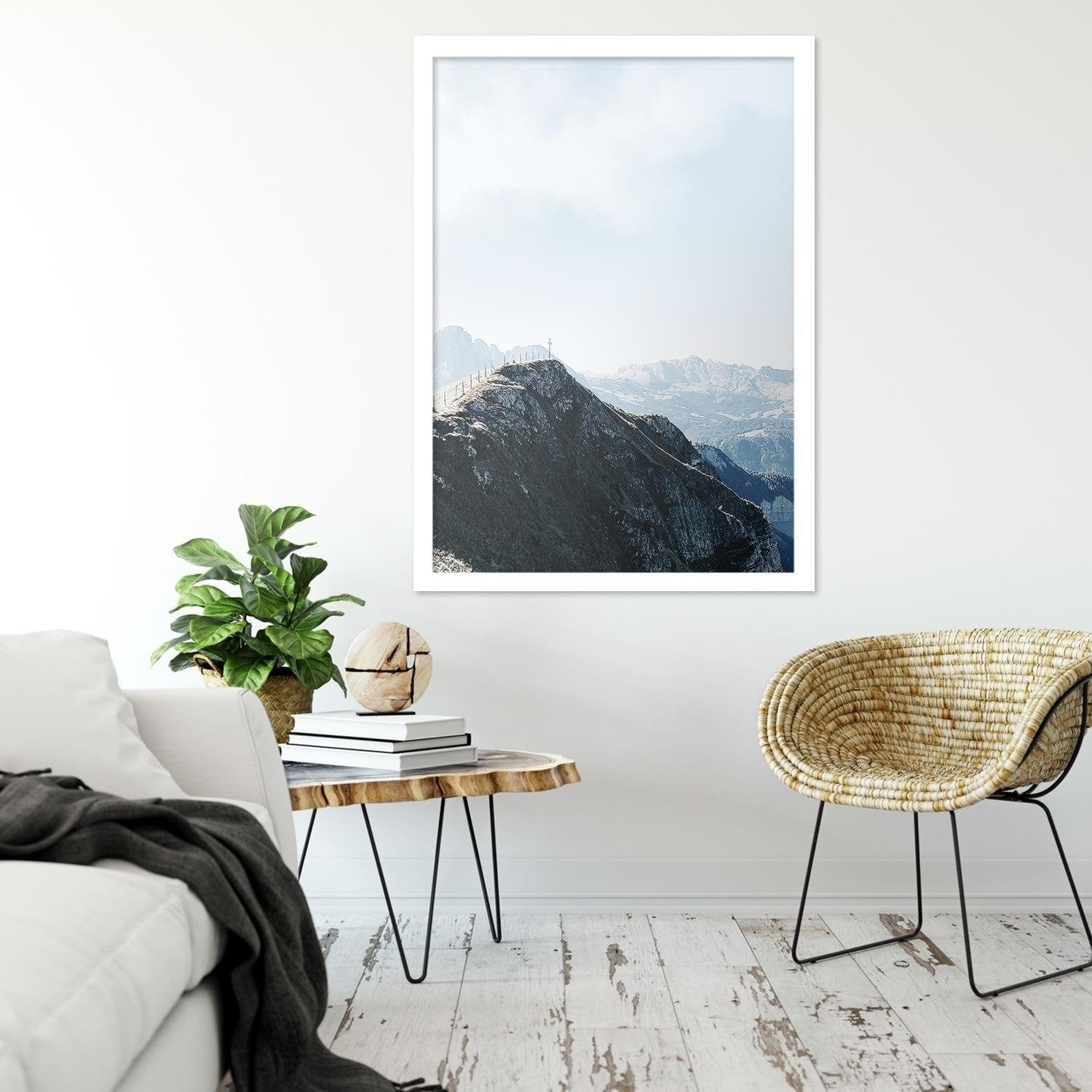 Glezna baltā rāmī - Mountain Trail Home Trends DECO