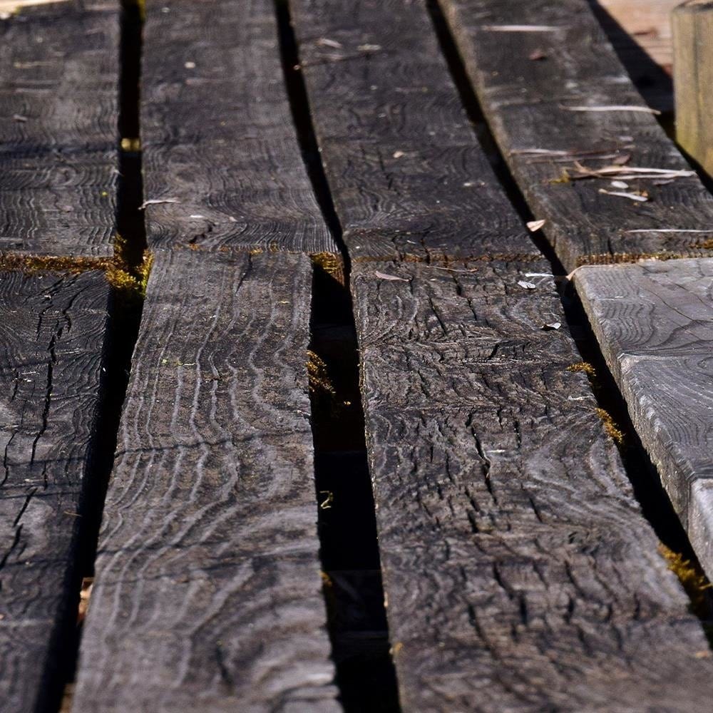 Glezna baltā rāmī - Old Plank Bridge Home Trends DECO