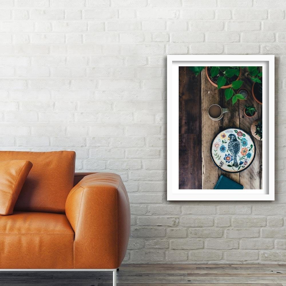 Glezna baltā rāmī - Painted Bird Home Trends DECO