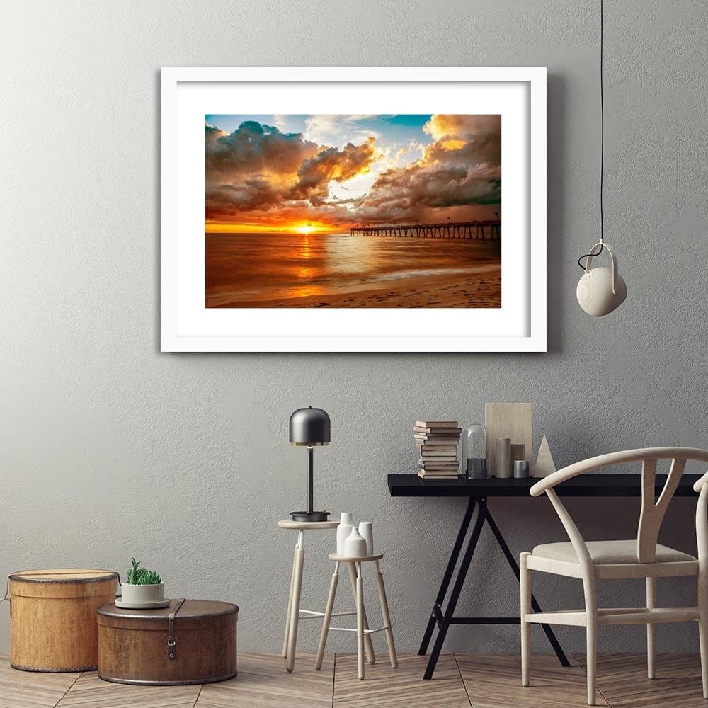 Glezna baltā rāmī - Pier And Sunset Home Trends DECO
