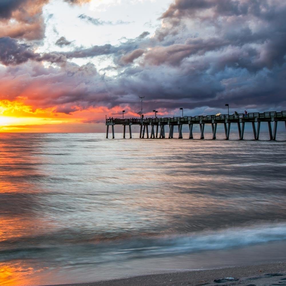 Glezna baltā rāmī - Pier At Sunset Home Trends DECO