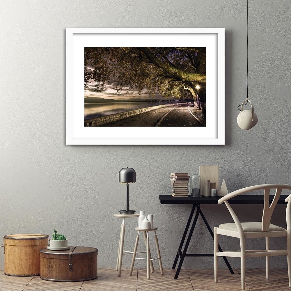 Glezna baltā rāmī - Promenade In The Evening Home Trends DECO