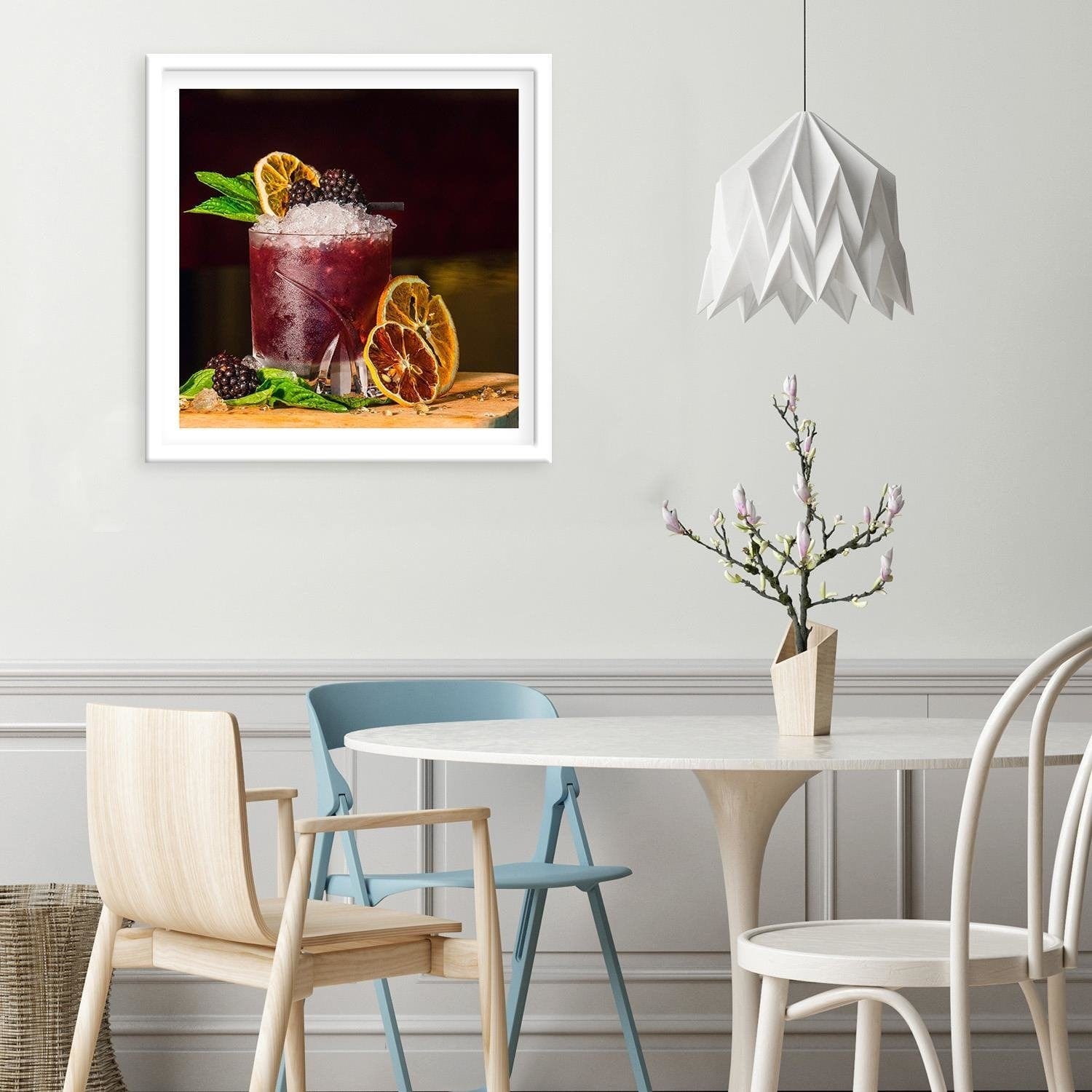 Glezna baltā rāmī - Red Drink And Lemon Slices Home Trends DECO