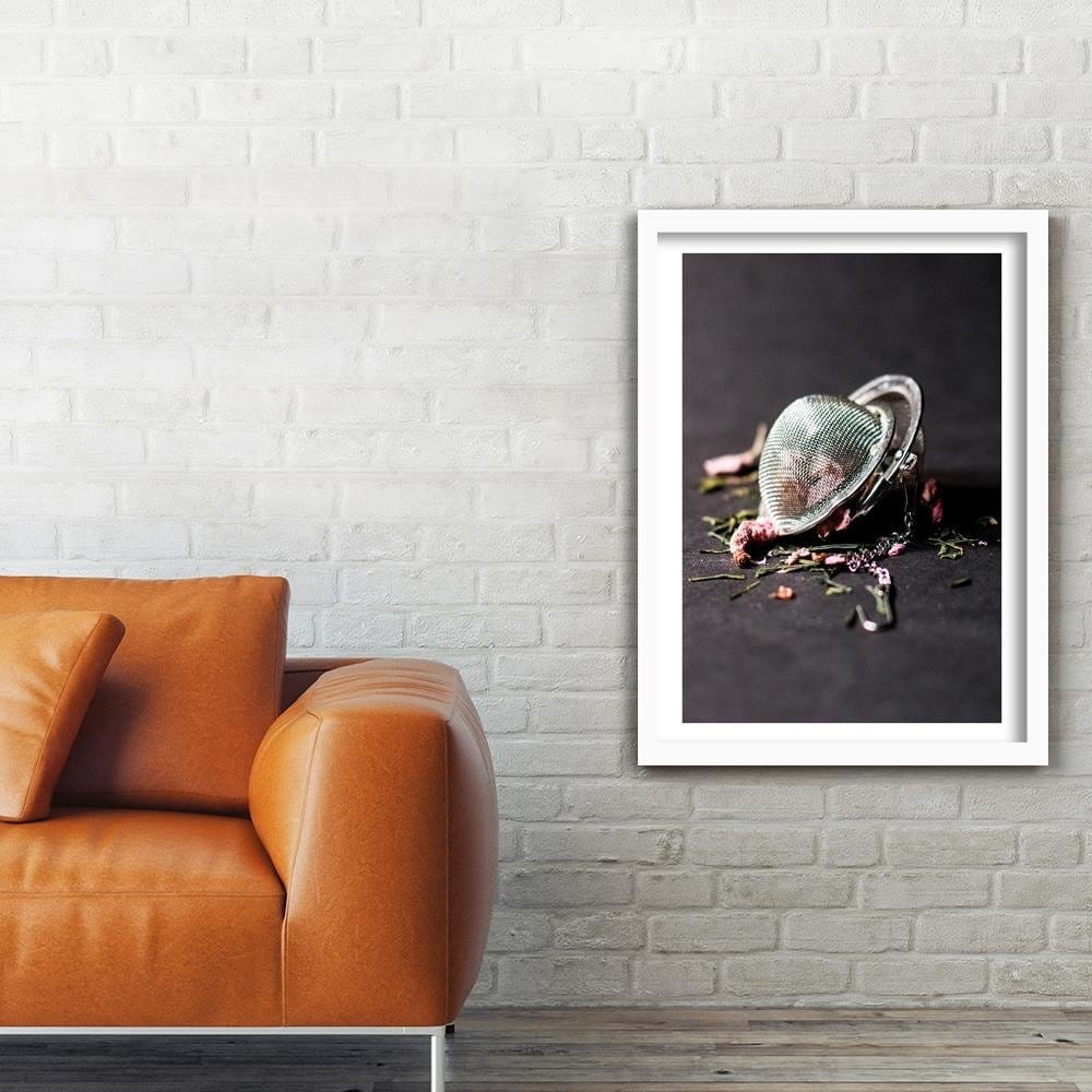 Glezna baltā rāmī - Rose Tea Home Trends DECO