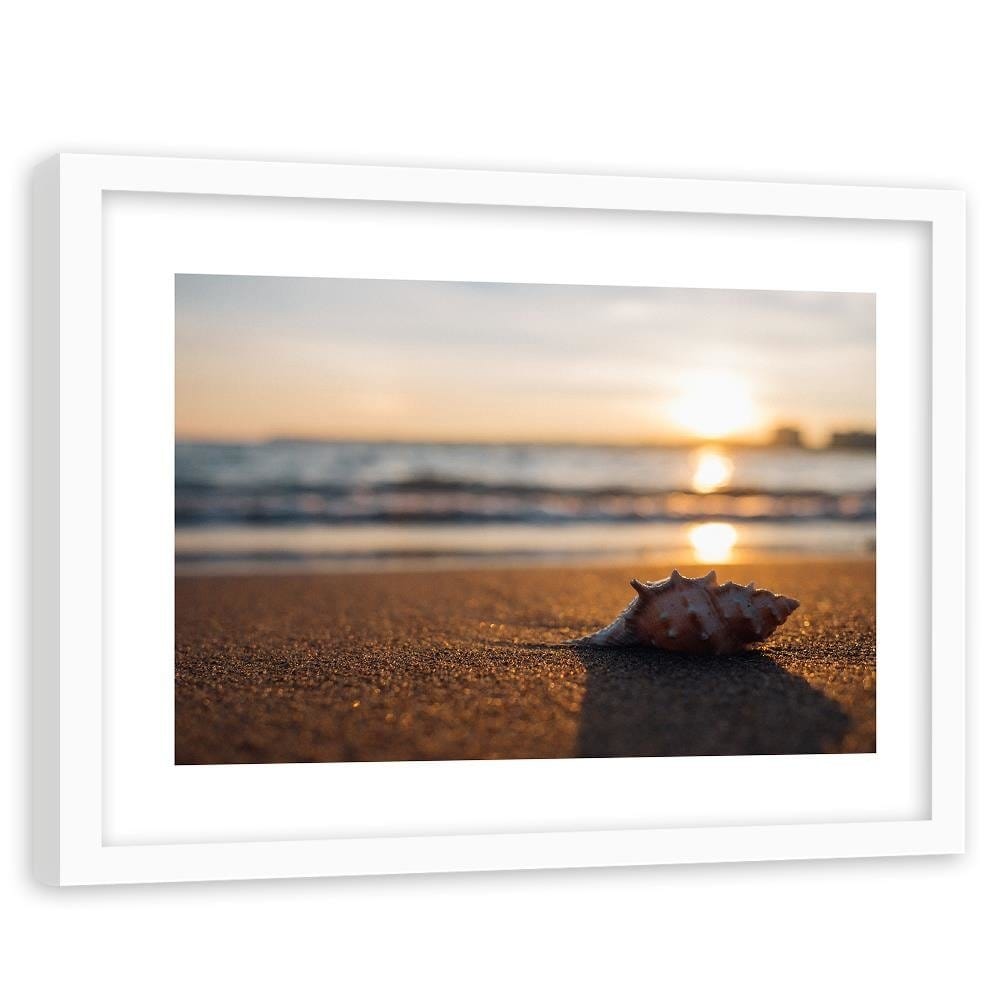 Glezna baltā rāmī - Scallop On The Beach Home Trends DECO