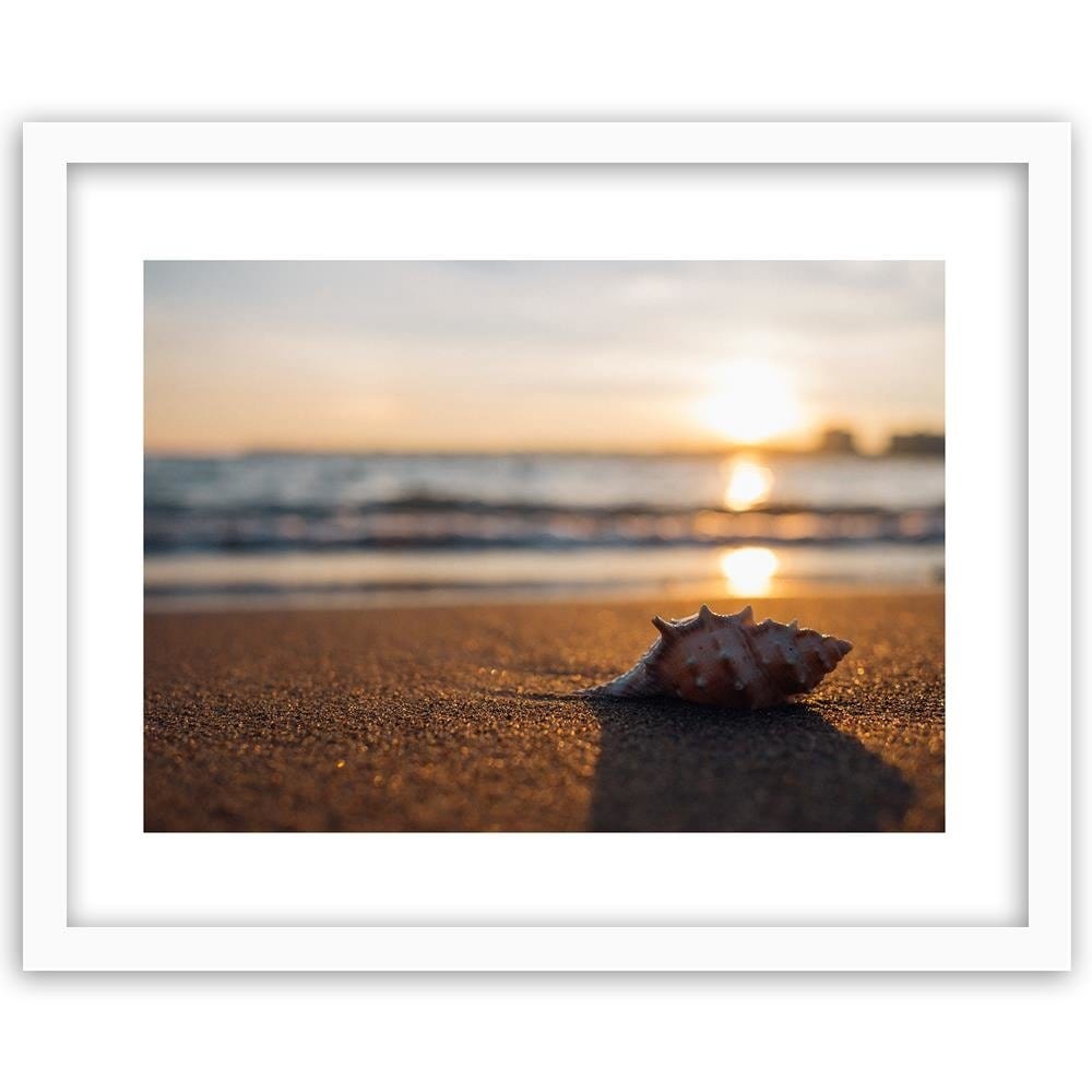 Glezna baltā rāmī - Scallop On The Beach Home Trends DECO