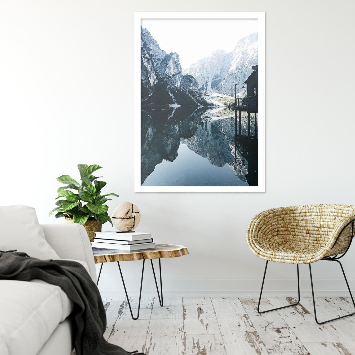 Glezna baltā rāmī - Secret Mountains Home Trends DECO