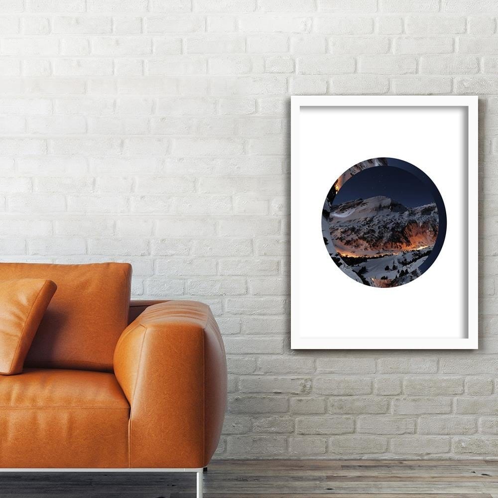 Glezna baltā rāmī - Snow-Capped Mountains Circle Home Trends DECO