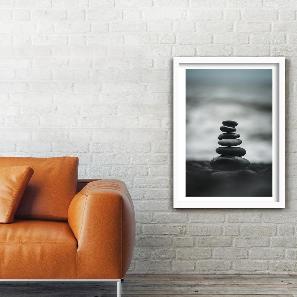 Glezna baltā rāmī - Stacked Stones Home Trends DECO