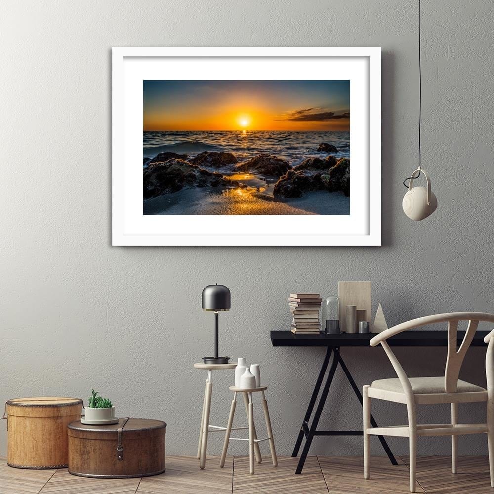 Glezna baltā rāmī - Stones By The Sea Home Trends DECO