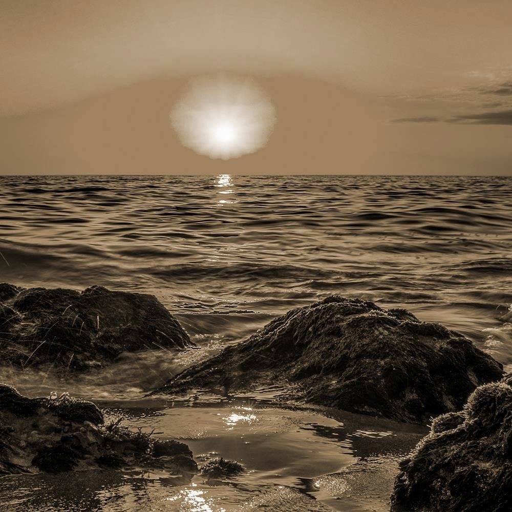 Glezna baltā rāmī - Sunset At The Seaside 1 Home Trends DECO