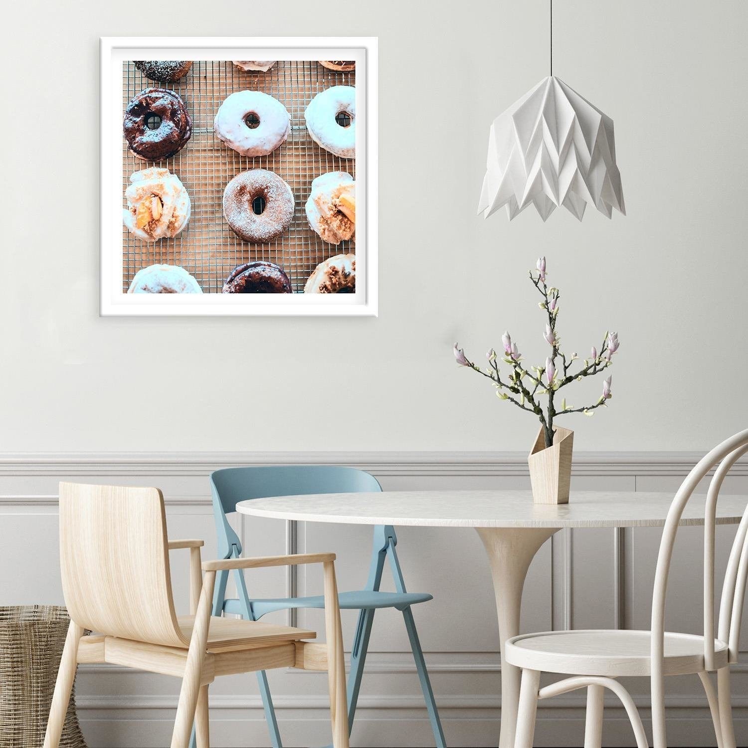 Glezna baltā rāmī - Tasty Donuts Home Trends DECO